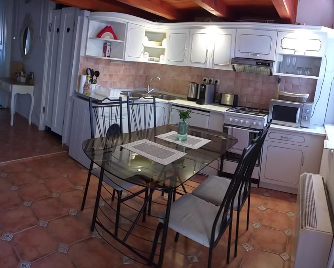 Belvarosi Vintage Apartman A Setaloutcan 미슈콜츠 외부 사진