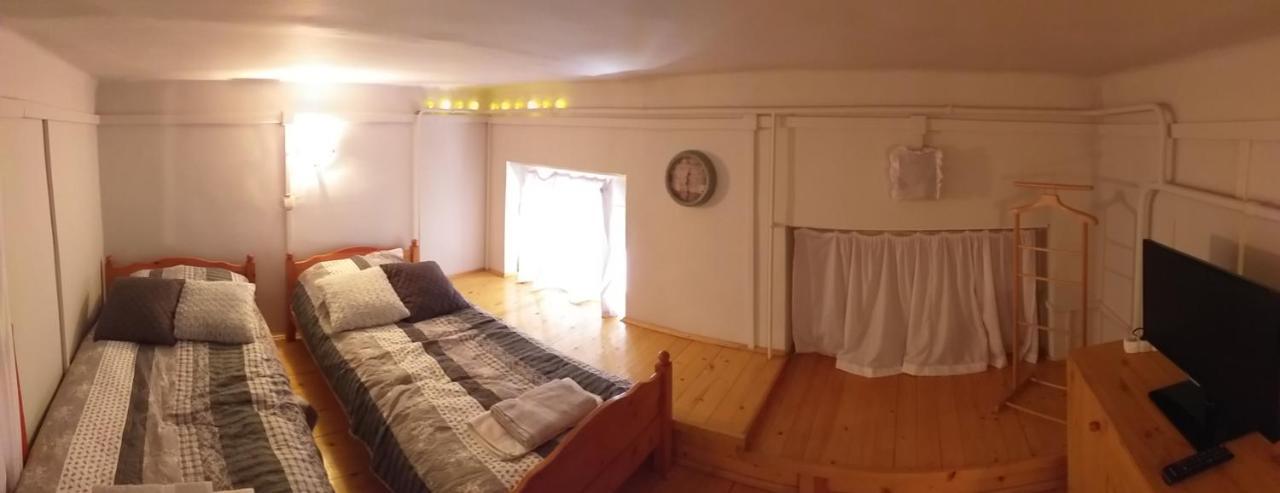 Belvarosi Vintage Apartman A Setaloutcan 미슈콜츠 외부 사진