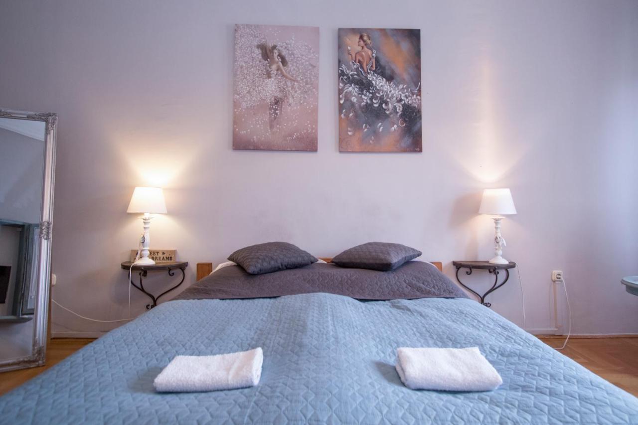 Belvarosi Vintage Apartman A Setaloutcan 미슈콜츠 외부 사진