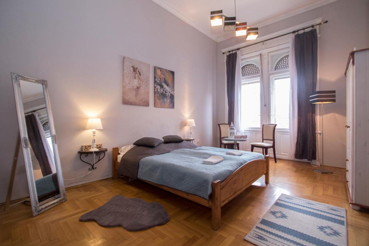 Belvarosi Vintage Apartman A Setaloutcan 미슈콜츠 외부 사진