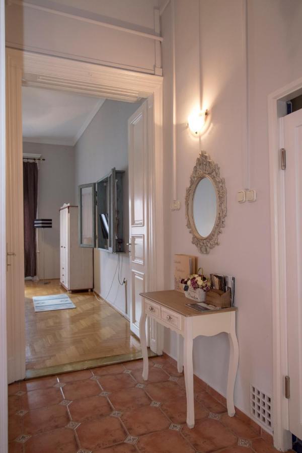 Belvarosi Vintage Apartman A Setaloutcan 미슈콜츠 외부 사진